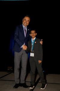 Arjun shakes hands with KNA President Mino Tanabe